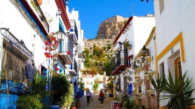 Céntrico y espacioso piso en barrio tranquilo Alicante Exterior foto