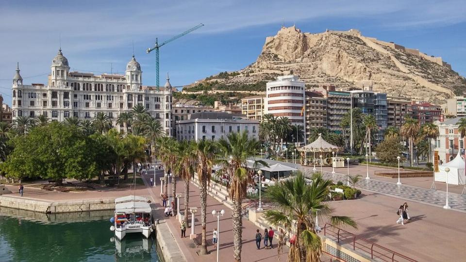 Céntrico y espacioso piso en barrio tranquilo Alicante Exterior foto